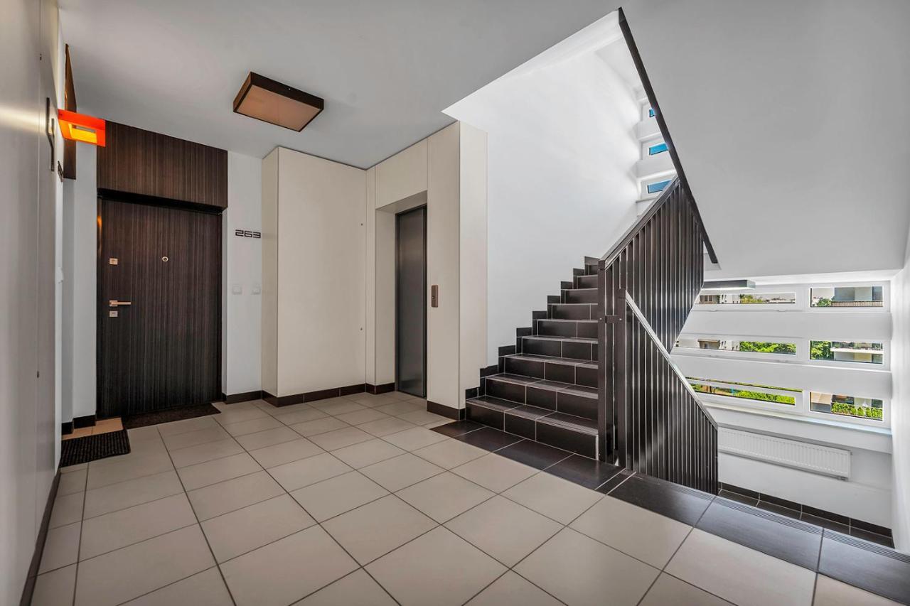 Metro Bemowo - Balcony, Parking, Near Metro - By Rentujemy Apartamento